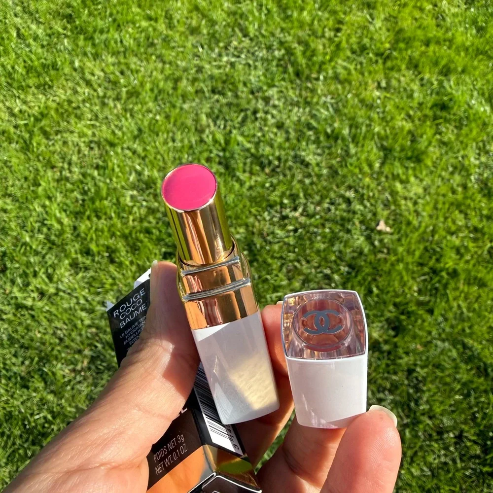 CHANEL Rouge Coco Baume 762 Raspberry Kiss – New